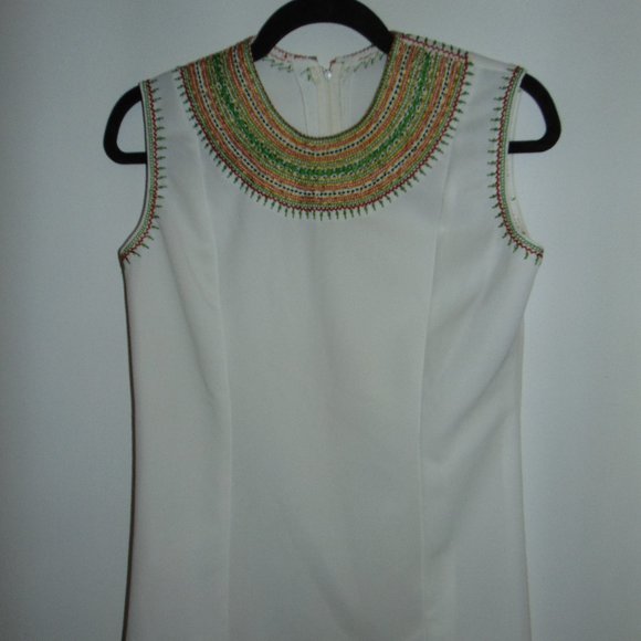 VTG Boho 70's Handmade Embroidered Multicolor Neckline White Sleeveless Blouse L - Picture 2 of 6